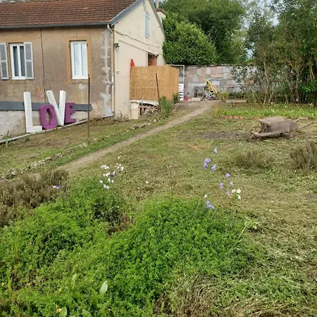 Casa vacanze Logis Des Pivoines Trezelles